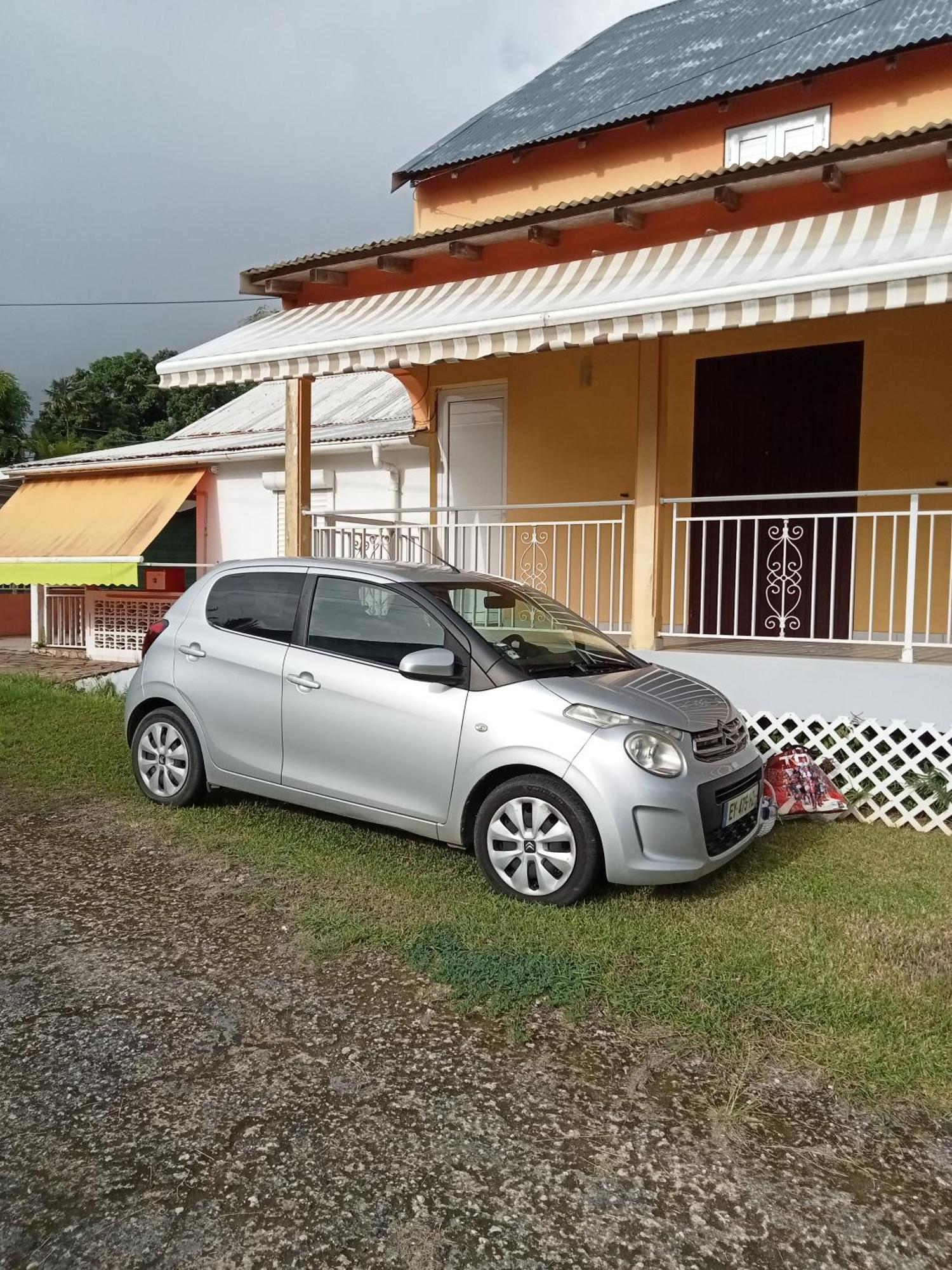 Villa Grandes Pieces Petit-Bourg Exterior photo